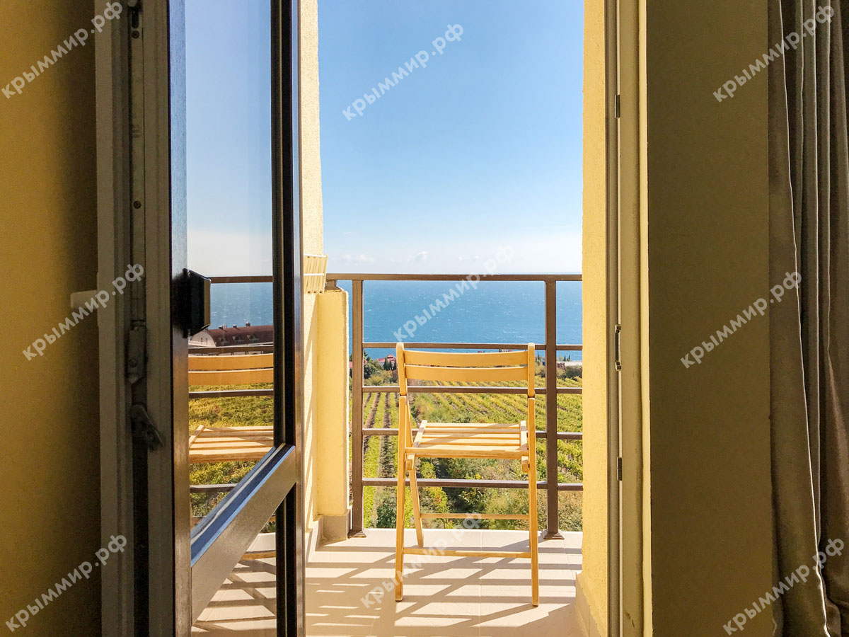 Апартаменты в гостевом доме с видом на море